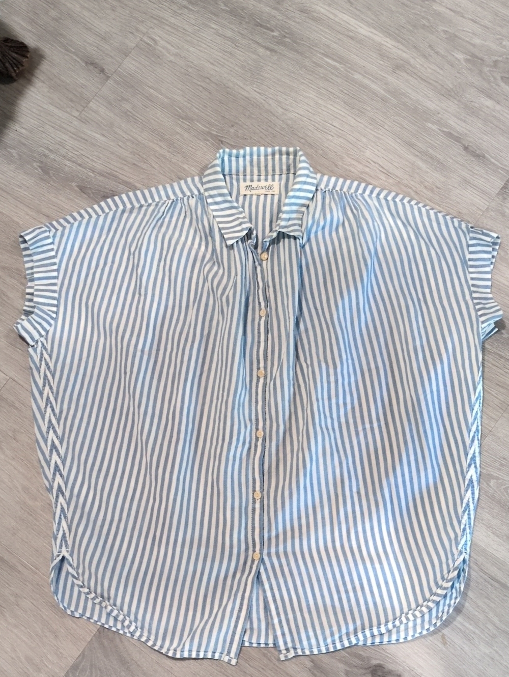 Madewell Light Blue & White Striped Women's Large Short-Sleeve Button-Down Shirt